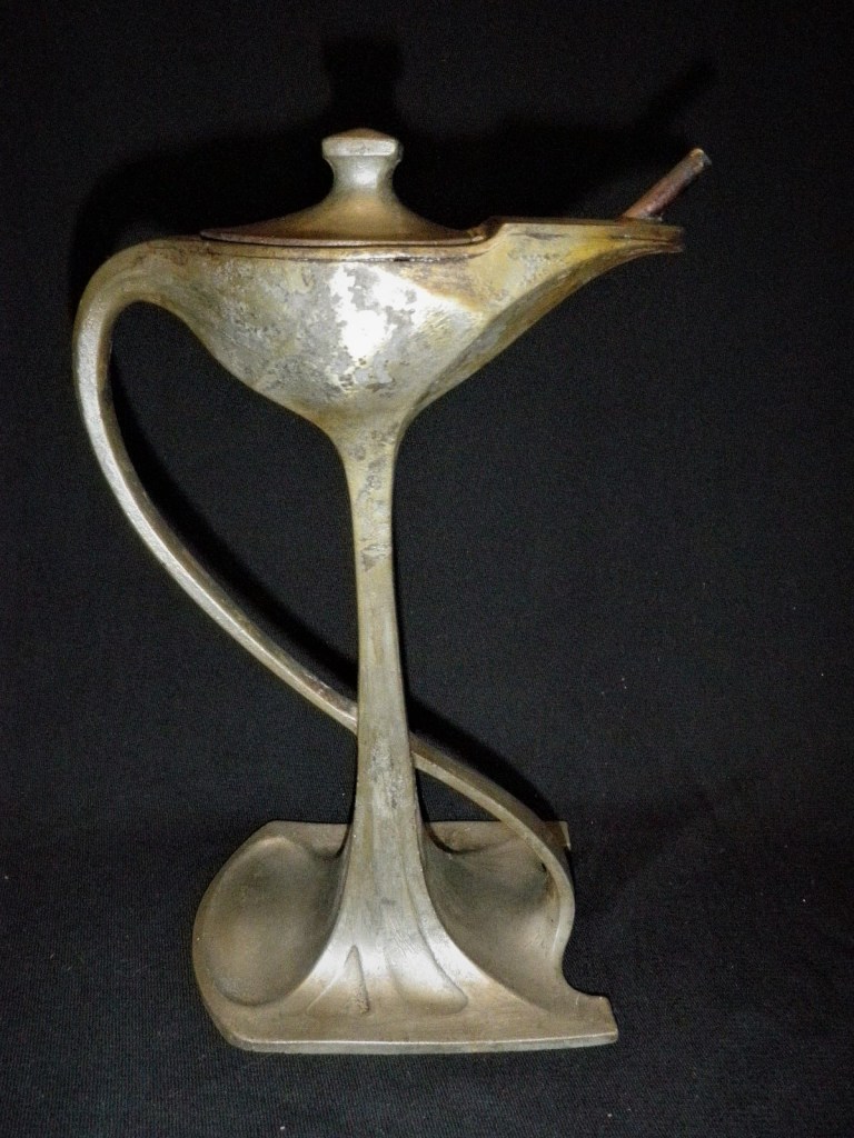 Tinnen olielamp Art Deco type Snotneus