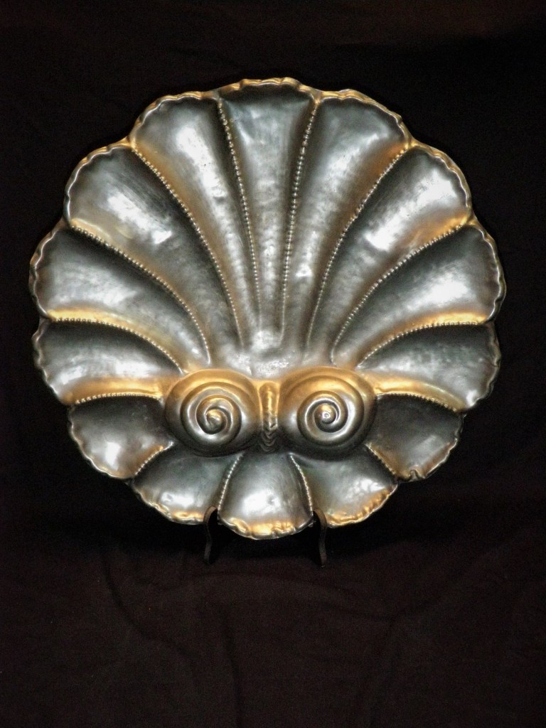Art Deco tin