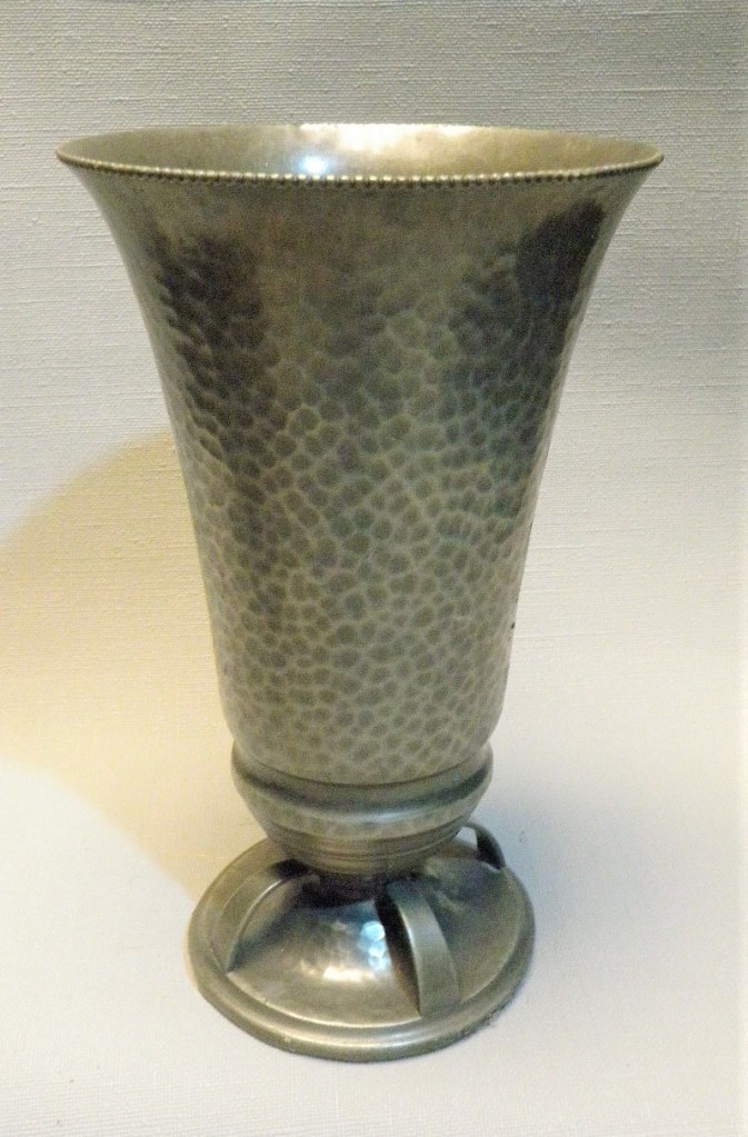 GERO vaas gehamerd design tin