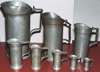 Set tinnen Hollandse maatbekers